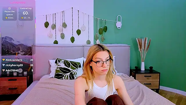 Онлайн чат XXX CindyMoriLove