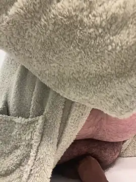 ANONIMO7735's Live XXX Chat