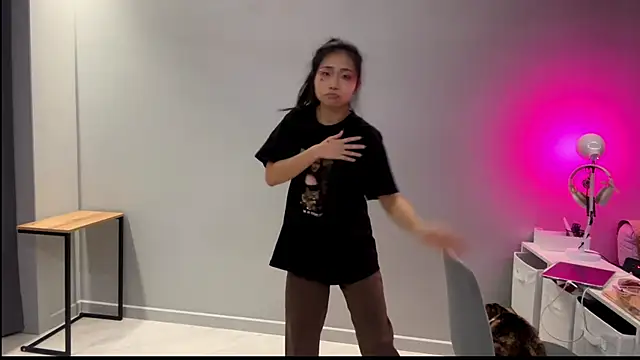 دردشة SweetMiaXO الجنسية المباشرة