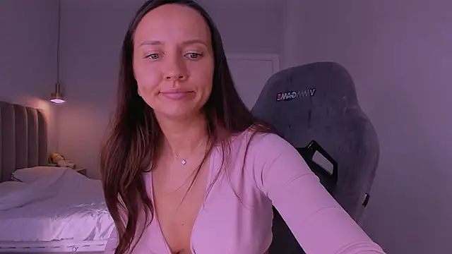 AnnyMay: απευθείας συνομιλία ΧΧΧ