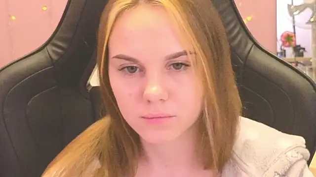 Dyna_bae Adlı Modelin Web Kamerası Şovu