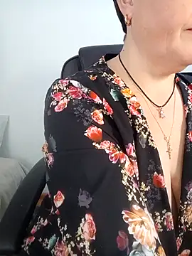 EllaLove2277's Live XXX Chat