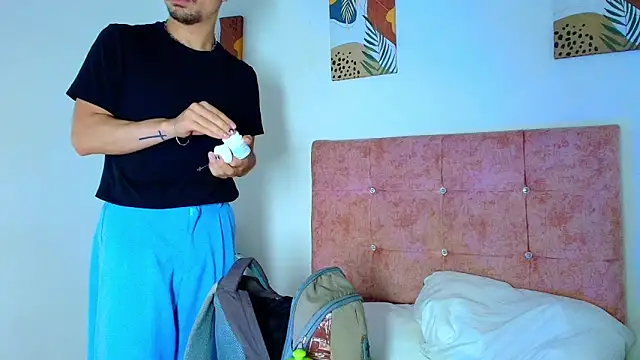 Ethan_Briggs_ élő XXX-chatje