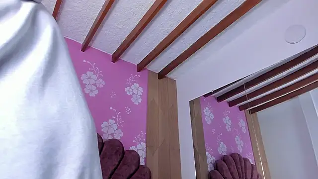 Show modela MadisonFox1 na web-kameri