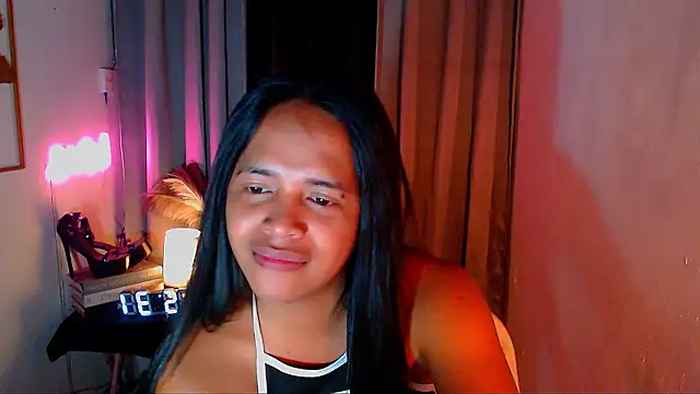 Lorainnelusttsのウェブカメラショー