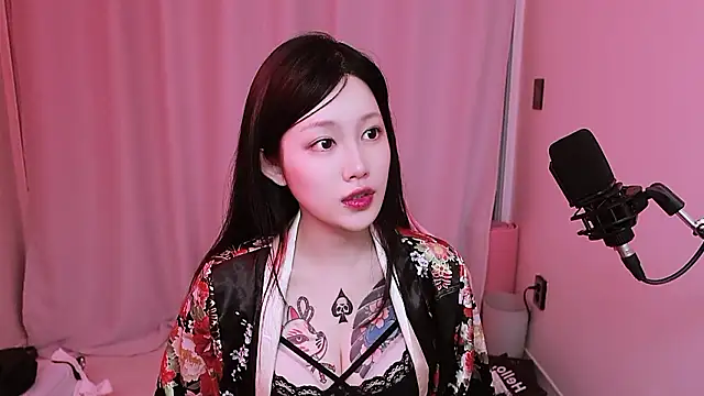 MISA_02 Adlı Modelin Canlı XXX Sohbeti