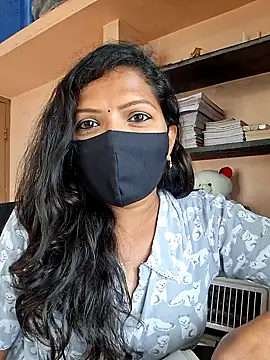 Webkamerová show Tamil_Dharani