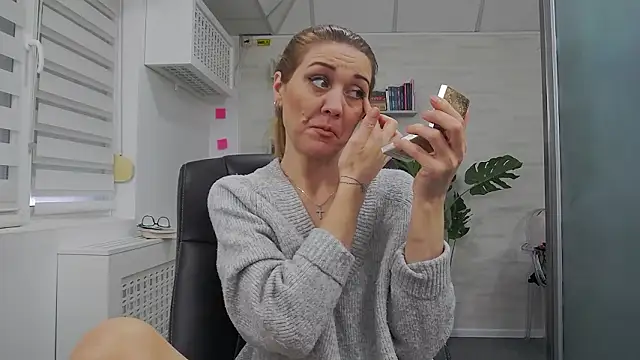 EllaMilf_ 라이브 XXX 채팅