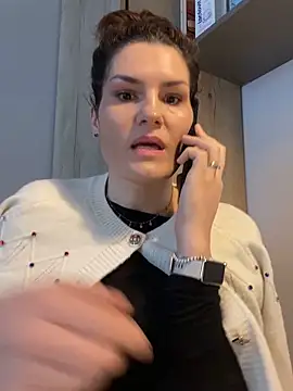 Ms-Lust1- Chat XXX in diretta