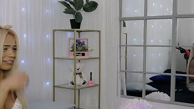 دردشة SarahRaynex الجنسية المباشرة