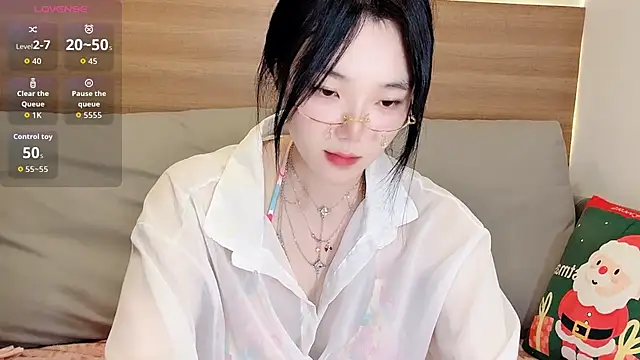 upoo7lt's Live XXX Chat