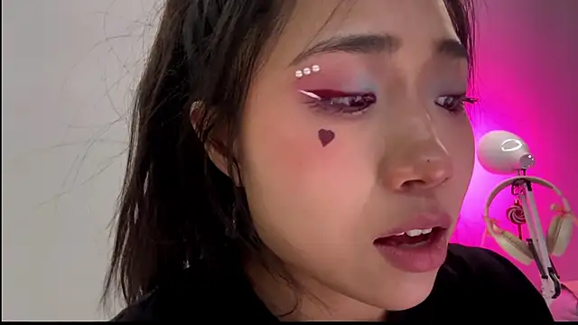 SweetMiaXO: вебкам-шоу