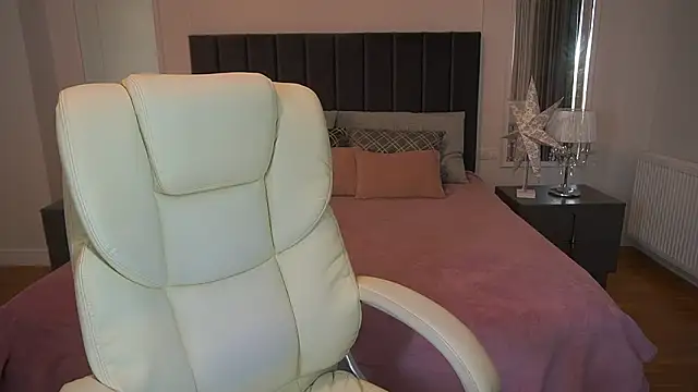 AnzhyTeqila's Live XXX Chat