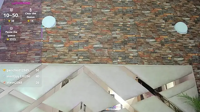 Chatroom XXX en direct de sophie_pariss