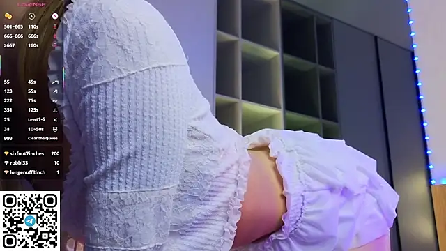 Quinavelle live XXX chat