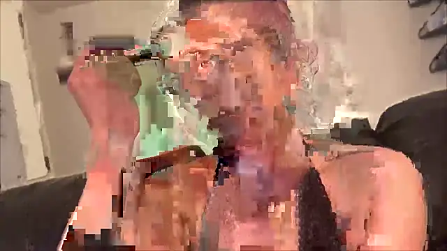 TattedTToes: онлайн-секс-чат