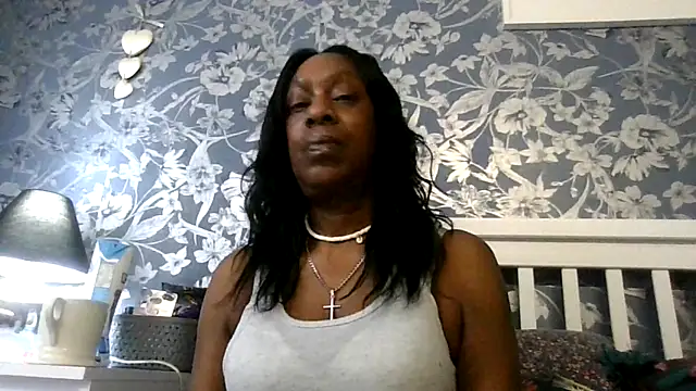 Ebony-SultryXのライブXXXチャット