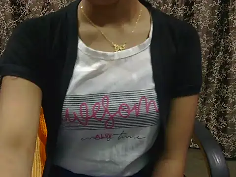 Adorable_Ayesha Live XXX Chat