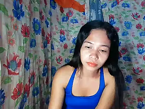 PinaySkinnyGirl Adlı Modelin Canlı XXX Sohbeti