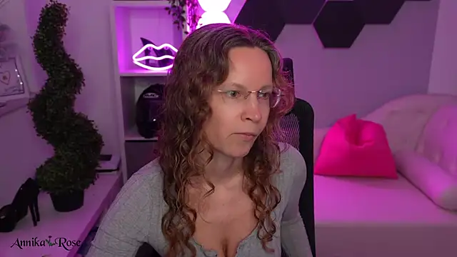 AnnikaRose Chat XXX in diretta