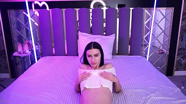 Snow_WhiteeeX élő XXX-chatje