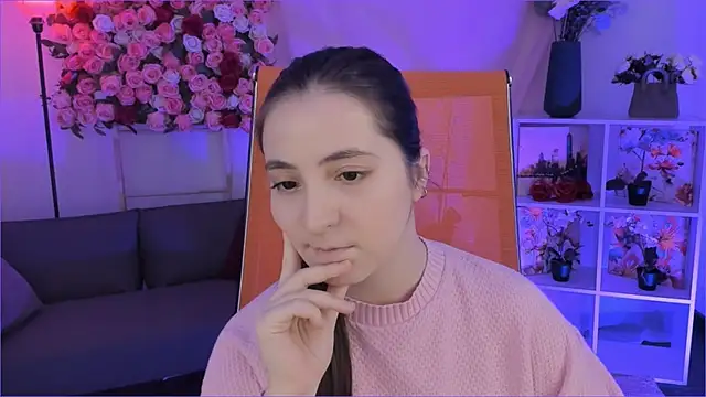 VirtuallVoyant Adlı Modelin Canlı XXX Sohbeti