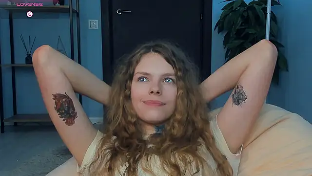 Chat +18 de RayaNenlia ao vivo