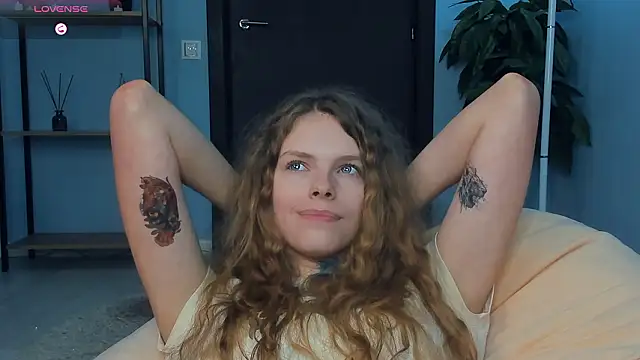 RayaNenlia Adlı Modelin Canlı XXX Sohbeti