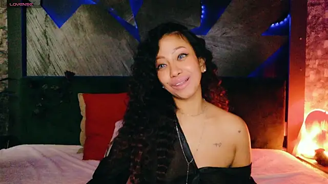 Chat XXX en directo de ElyaQuinn