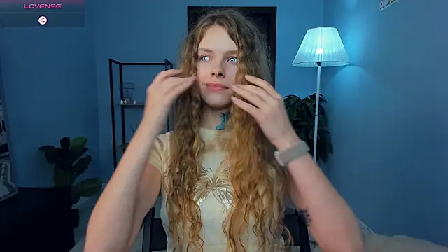 Chat +18 de RayaNenlia ao vivo