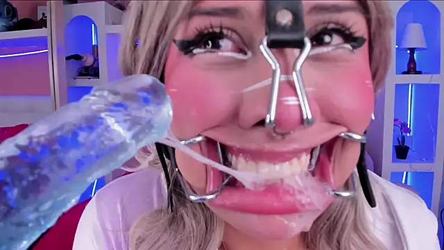 miss___megan Show Webcam