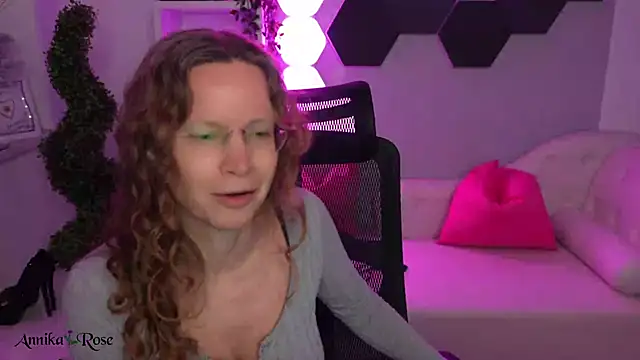 Chat +18 de AnnikaRose ao vivo