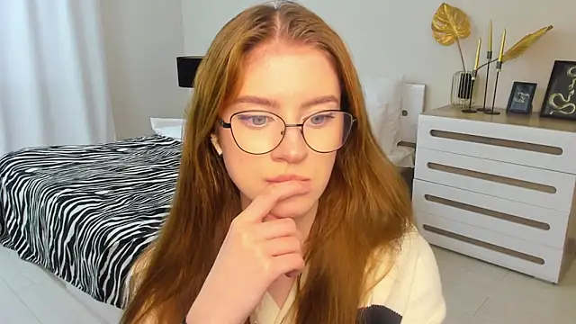 Erica_Kiss Live XXX-Chat