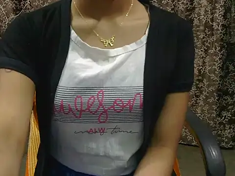 Онлайн чат XXX Adorable_Ayesha