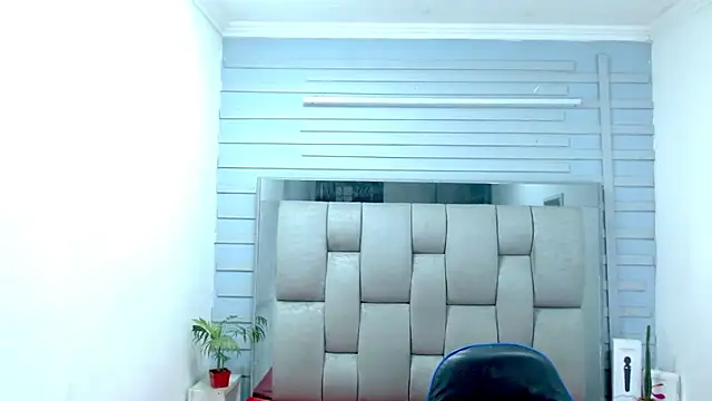 evelin_zaens Adlı Modelin Canlı XXX Sohbeti