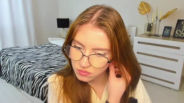 Erica_Kiss 现场XXX聊天