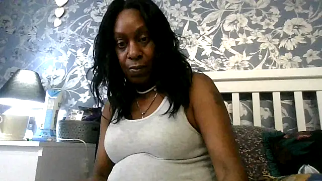 Ebony-SultryX Adlı Modelin Canlı XXX Sohbeti