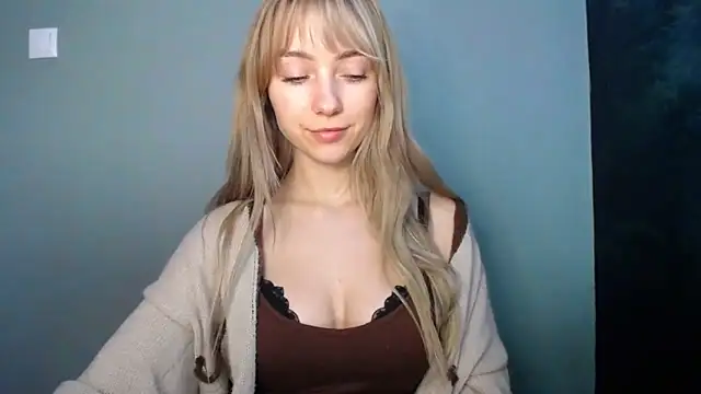 LuciaYoung 라이브 XXX 채팅