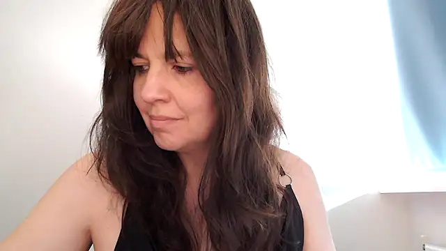 Ella_Next_Door webcam show