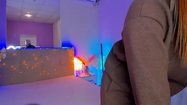 Онлайн чат XXX Laura_Leee