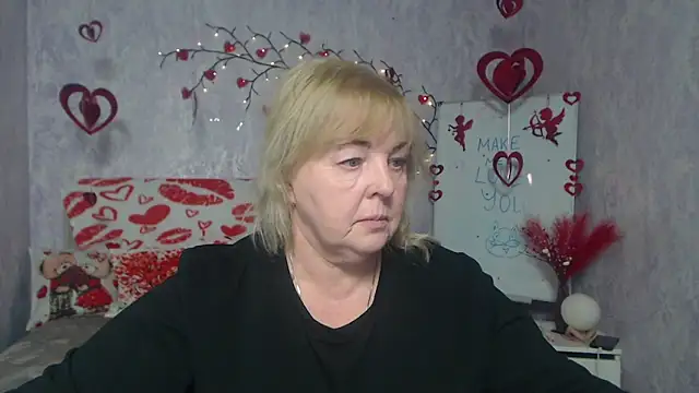 MilenaWedxy: διαδικτυακό σόου στην κάμερα