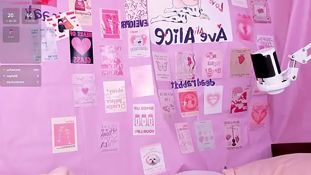 Chatroom XXX en direct de NessaV