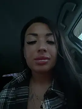 RuslanaXX élő XXX-chatje