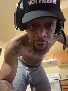 Pokazy przed kamerką – thefreakscomeoutatnight