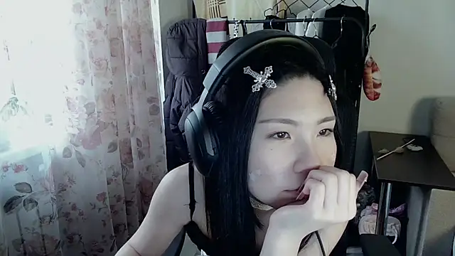 AprilOnilll élő XXX-chatje