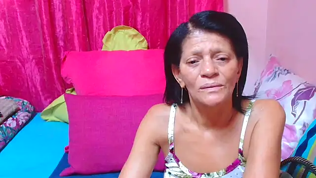 SLUTTYROXYn Live XXX chat