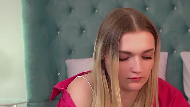 AnnyRaii Chat XXX live