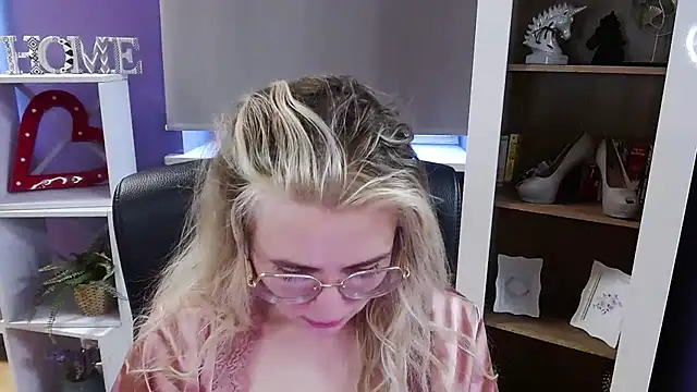 Zoey_Erotic élő XXX-chatje