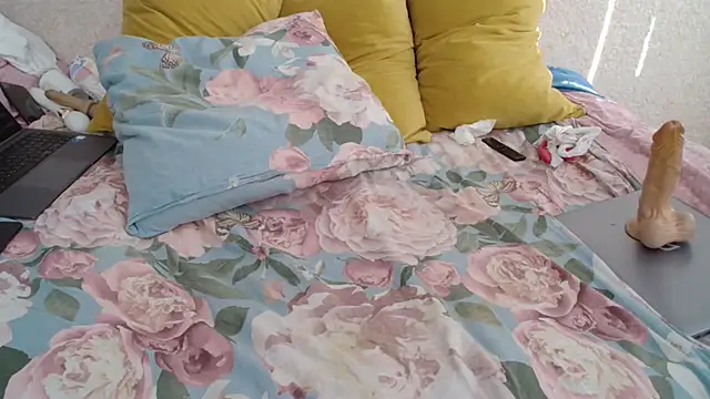 ksenia_444: διαδικτυακό σόου στην κάμερα