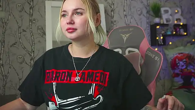 Moon_Valkyrie Adlı Modelin Canlı XXX Sohbeti